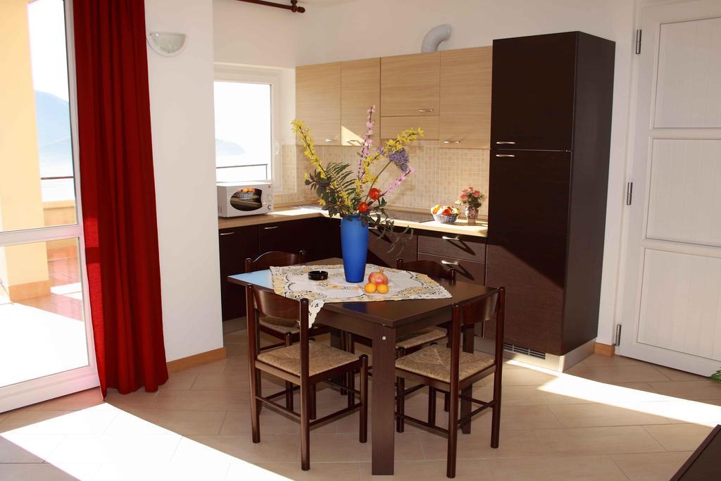 Appartamento Casa Ciclamino Vercana Camera foto