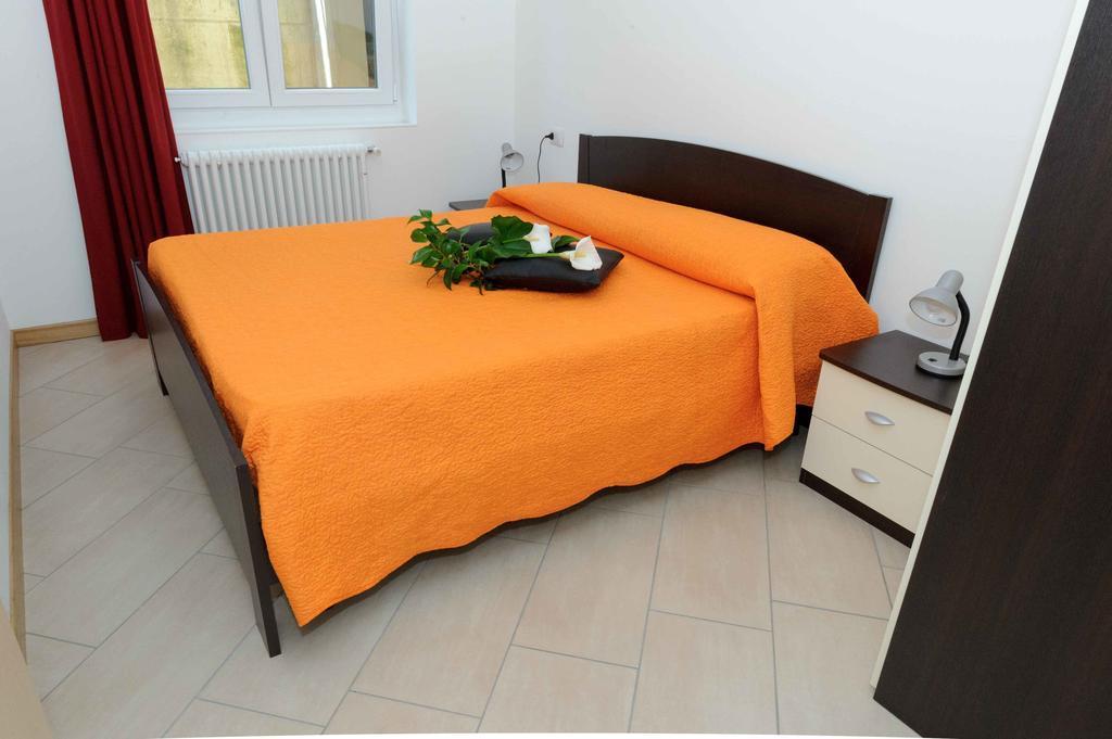 Appartamento Casa Ciclamino Vercana Camera foto